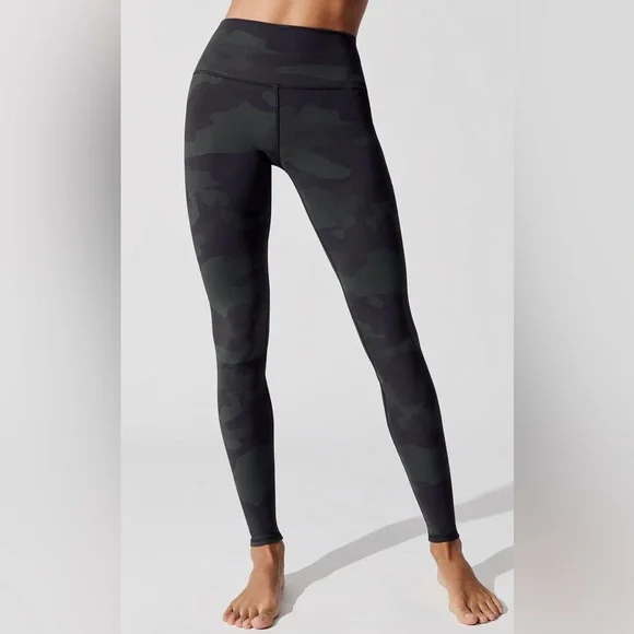 Alo Black Dark Green Camo Leggings Sz Small - Picture 4 of 7